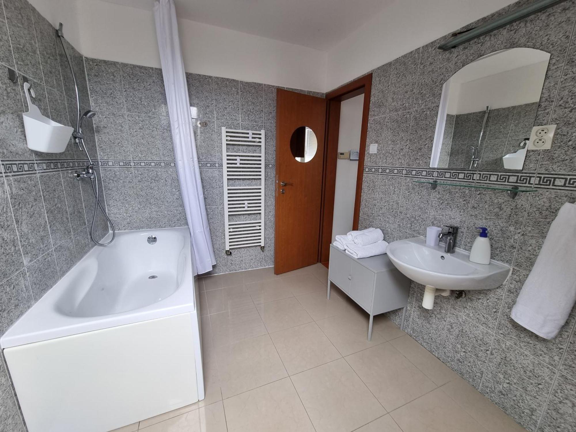 Turecka 49 Apt 2 Nové Zámky Екстериор снимка
